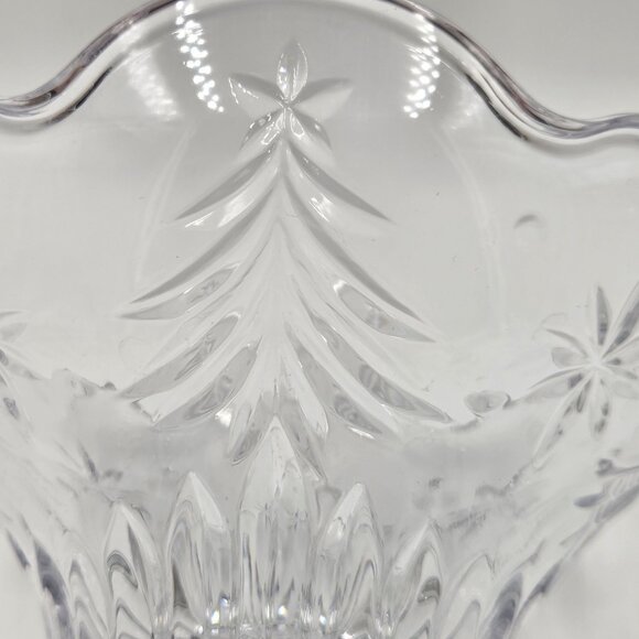 Mikasa Christmas Night Footed Nut or Candy Crystal Bowl - Picture 3 of 10